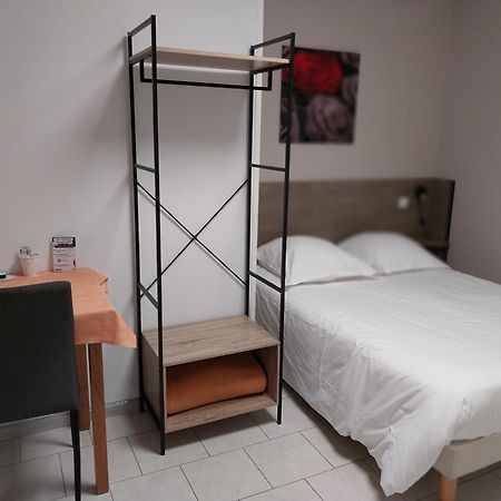 Le Petit Logis Hotel Beaumont-en-Véron Eksteriør billede