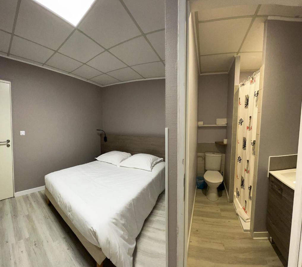 Le Petit Logis Hotel Beaumont-en-Véron Eksteriør billede