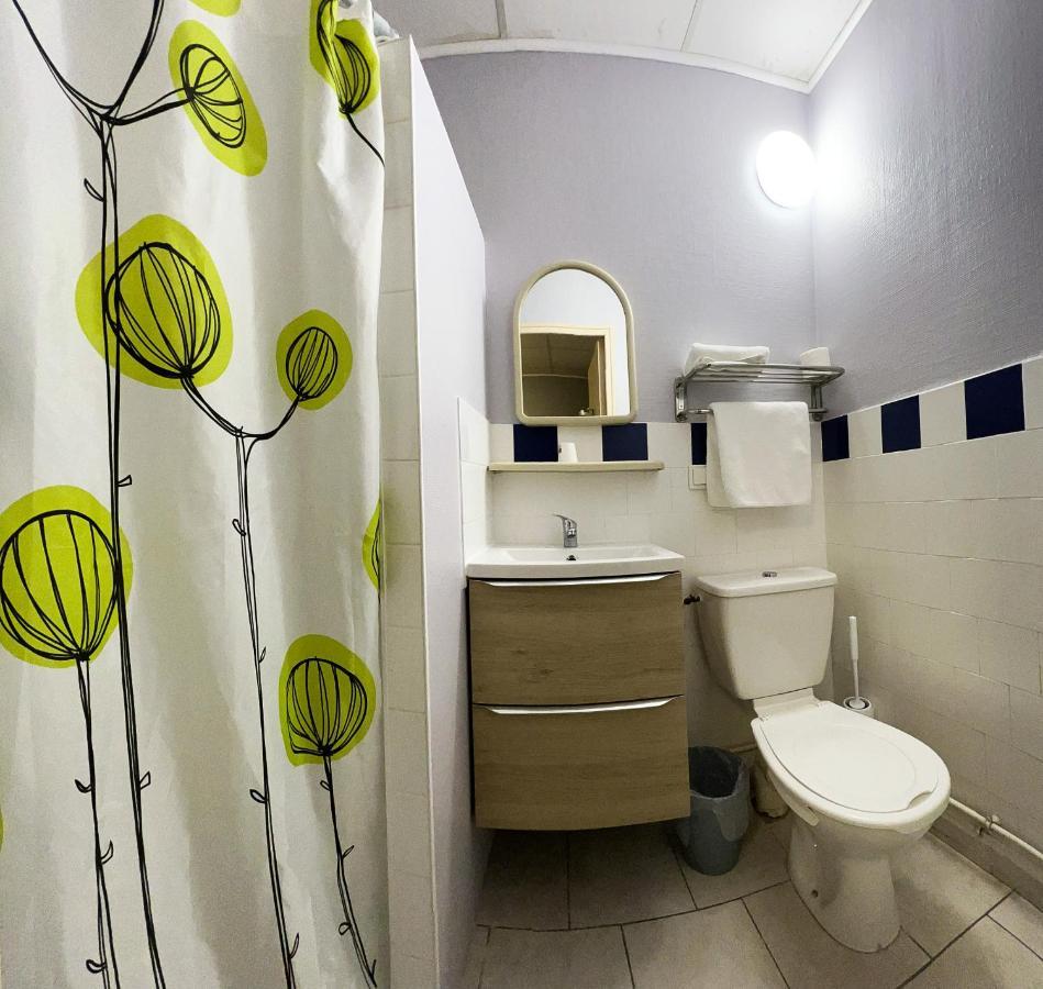 Le Petit Logis Hotel Beaumont-en-Véron Eksteriør billede