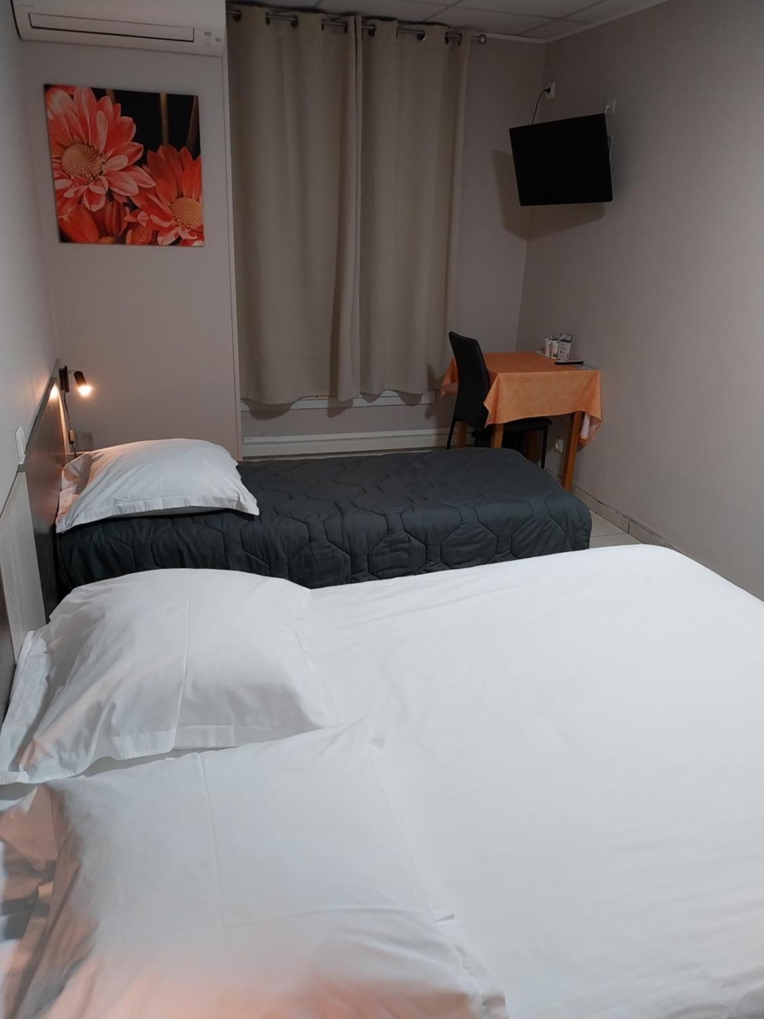 Le Petit Logis Hotel Beaumont-en-Véron Eksteriør billede