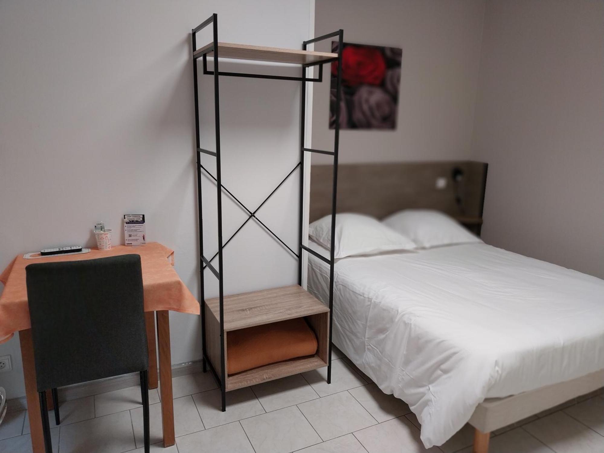 Le Petit Logis Hotel Beaumont-en-Véron Eksteriør billede